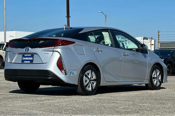 $18875 : Toyota Prius Prime 2021 XLE image 3