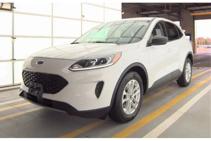 $18476 : Ford Escape 2022 AWD SE 4dr image 1