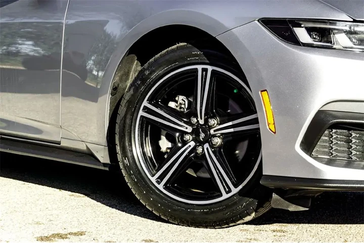 $28386 : Ford Mustang 2024 EcoBoost P image 2