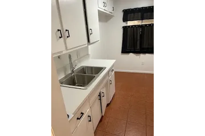 $1800 : BELLFLOWER RENTO APTO. image 6