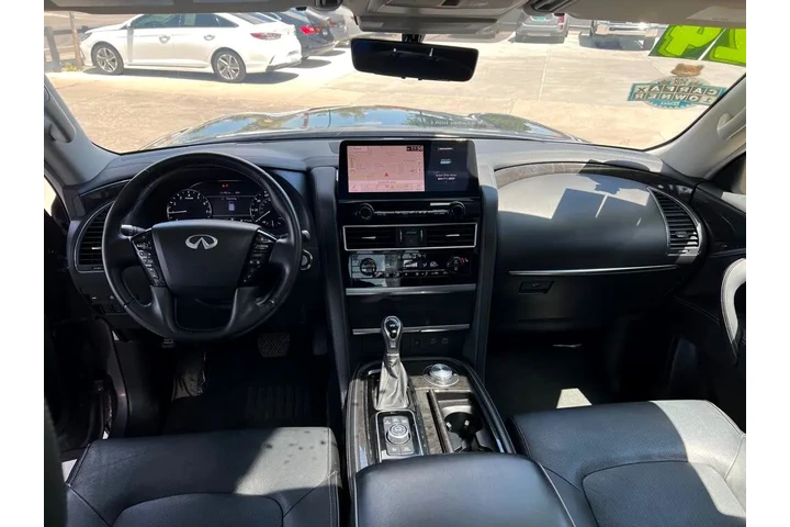 2024 QX80 LUXE 4WD image 9