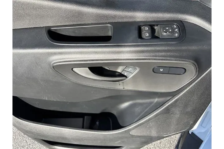 $38999 : Mercedes-Benz Sprinter 2025 image 4