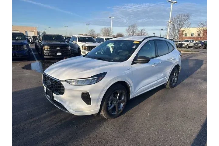 $21000 : Ford Escape 2023 AWD ST-Line image 3