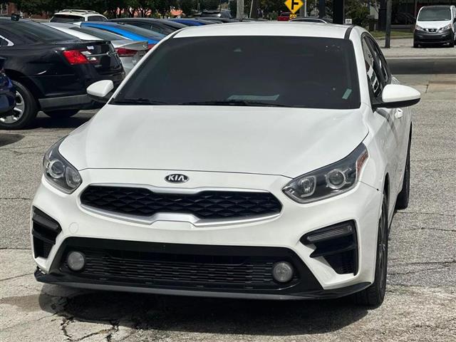 $16990 : 2020 KIA FORTE image 2