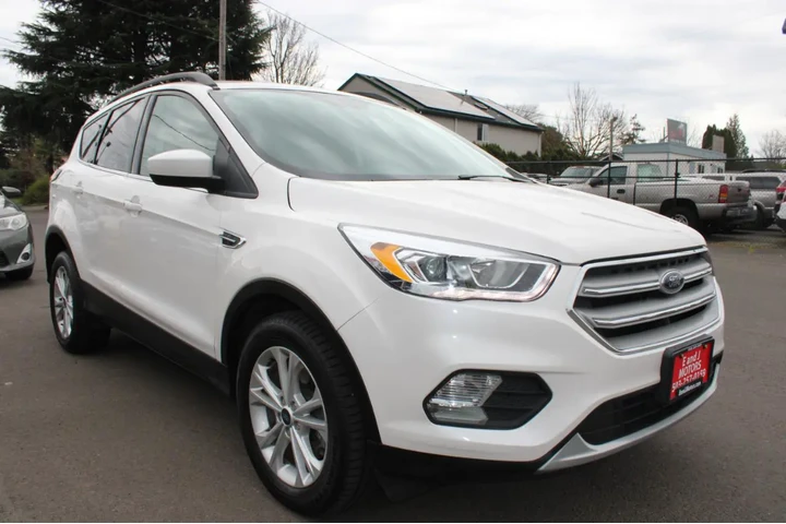 $12995 : 2019 Escape SEL 4WD image 8