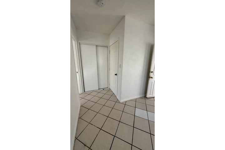 $1750 : RENTO UNIDAD DE UNA RECAMARA image 1