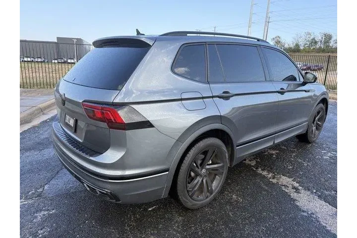 $29903 : Volkswagen Tiguan 2024 SE R- image 3