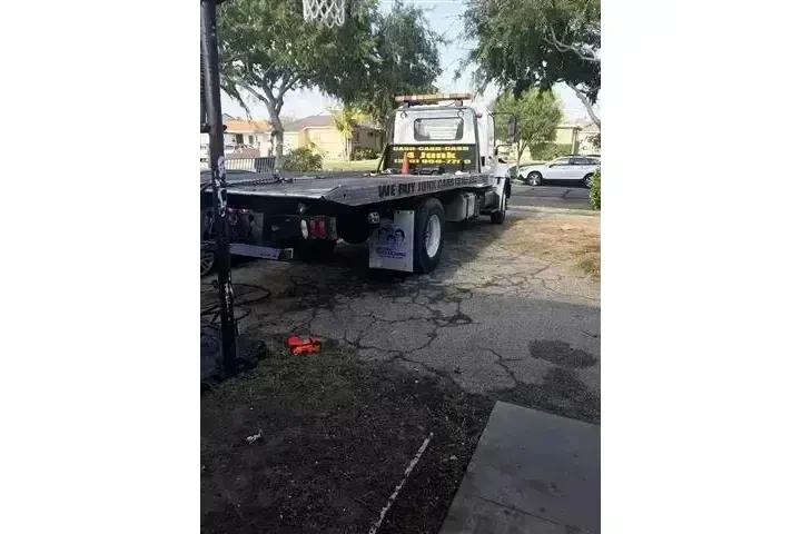 CASH FOR JUNK CARS image 2