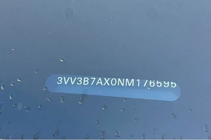 $19995 : Volkswagen Tiguan 2022 SE 4d image 7