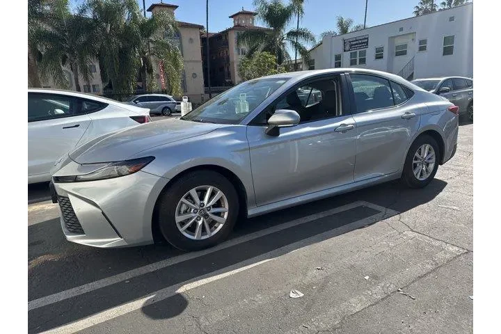 $27888 : Toyota Camry 2025 SE 4dr Sed image 2
