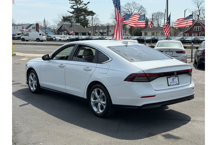 $23798 : Honda Accord 2023 LX 4dr Sed image 5