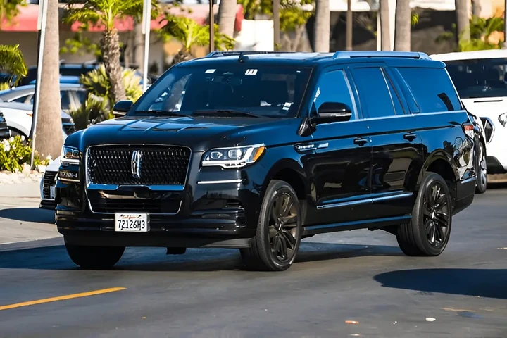 Luxury Wedding Limo Service Bo image 2