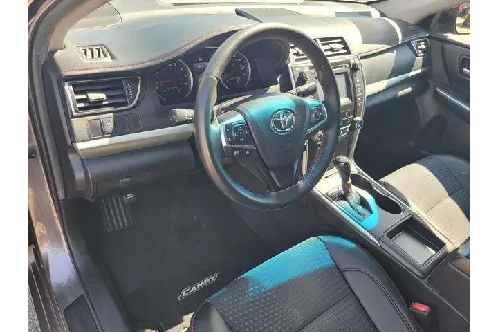 $13717 : Toyota Camry 2015 SE 4dr Sed image 9