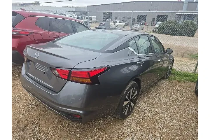 $20030 : Nissan Altima 2025 2.5 SV 4d image 3
