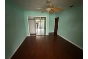 $1100 : cuarto privado y baño, downey thumbnail