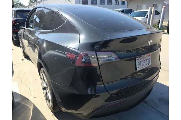 $31800 : Tesla Model Y 2022 AWD Long image 3