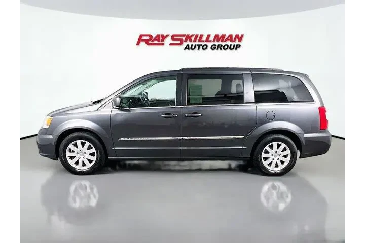 $9975 : Chrysler Town and Country 20 image 4