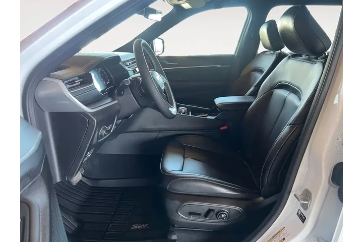 $39880 : Jeep Grand Cherokee L 2025 4 image 2