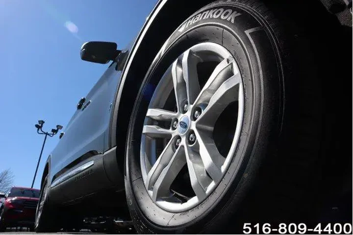 $32947 : Ford Explorer 2024 AWD XLT 4 image 8