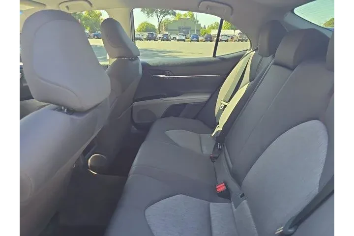 $15995 : Toyota Camry 2018 LE 4dr Sed image 8