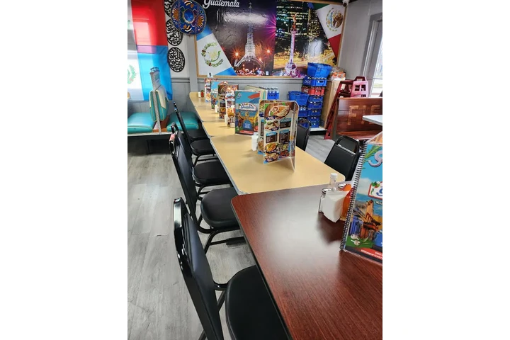 Guatelinda Supermarket image 8