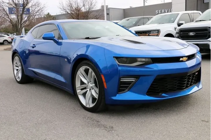 $33000 : Chevrolet Camaro 2017 SS 2dr image 4