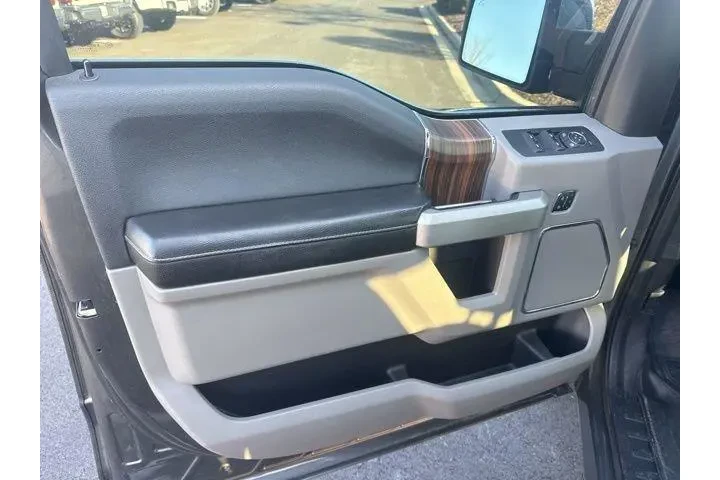 $26000 : Ford F-150 2016 4x4 Lariat 4 image 8