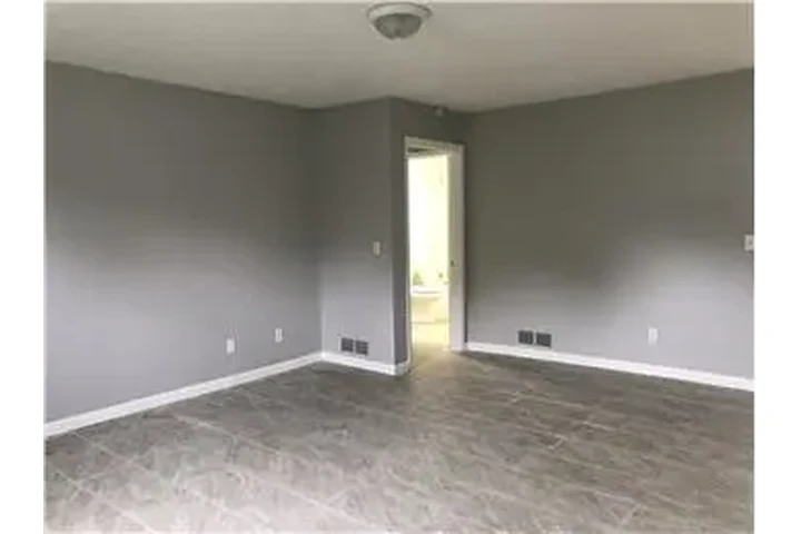 $1425 : Rental property with 2 bedro image 7