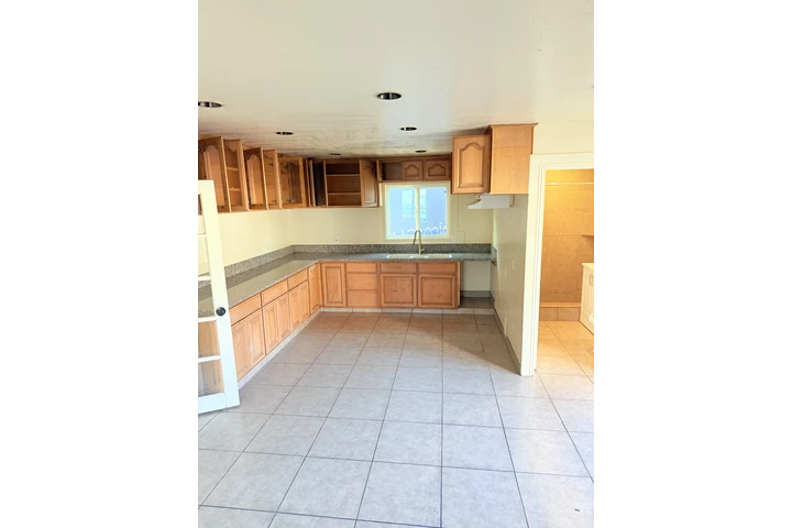 $2500 : Casa amplia de 2 recamaras image 2