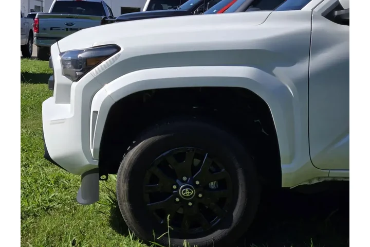 $35213 : Toyota Tacoma 2025 4x2 SR5 4 image 9