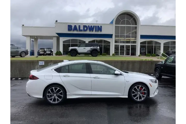 $19950 : Buick Regal Sportback 2018 A image 8
