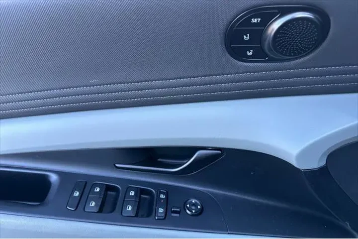 $27109 : Hyundai ELANTRA Hybrid 2025 image 10