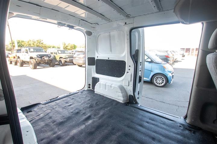 2017 NV200 Compact Cargo S image 7