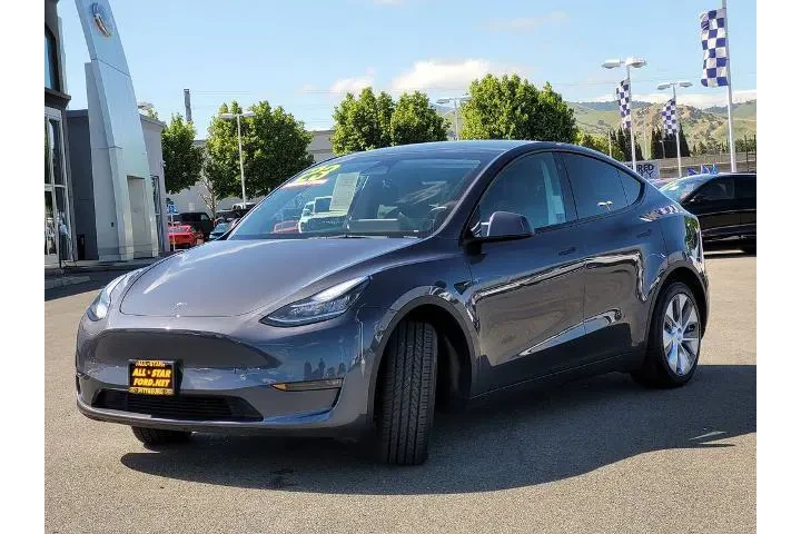 $34900 : Tesla Model Y 2023 AWD 4dr C image 8