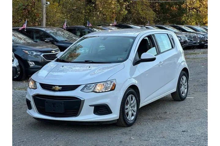 $7550 : 2017 Sonic LT Auto Fleet image 4