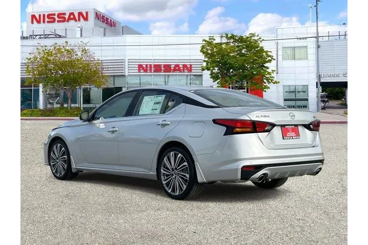 $32835 : Nissan Altima 2025 2.5 SL 4d image 2