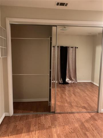 $1000 : Master room image 4