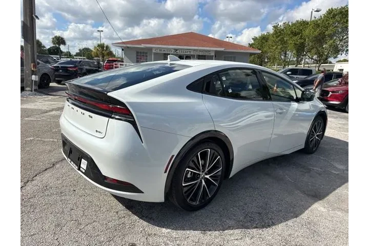 $26988 : Toyota Prius 2025 image 3