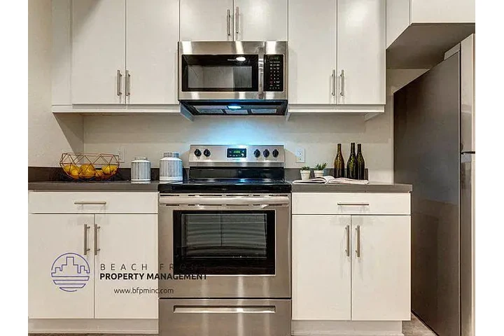 $2695 : $2,695 - 2 Bedroom 2 Bathroom image 6