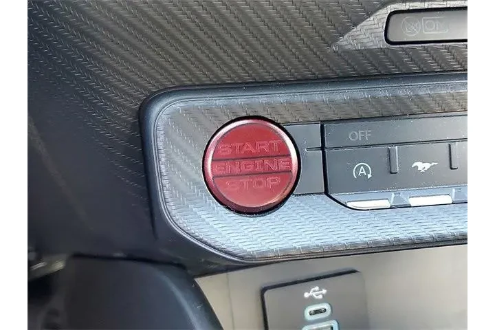 $36988 : Ford Mustang 2025 EcoBoost 2 image 8