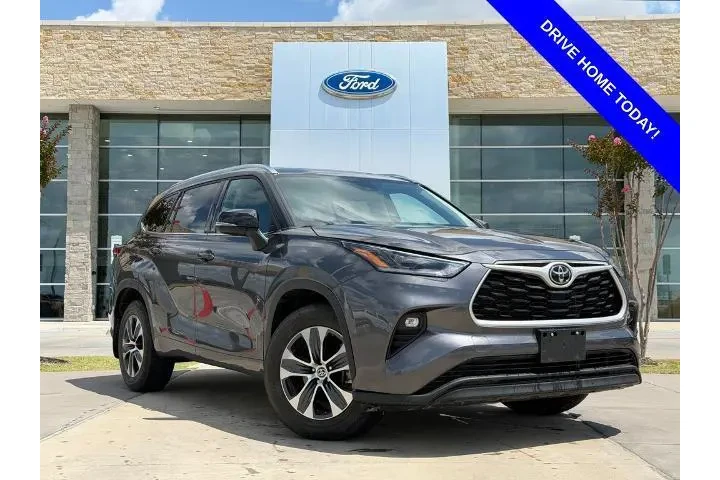 $31995 : Toyota Highlander 2021 AWD X image 1