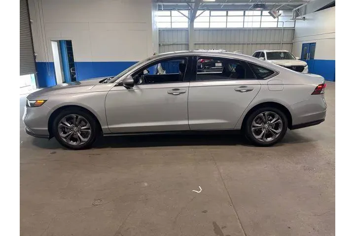 $25921 : Honda Accord 2023 image 6