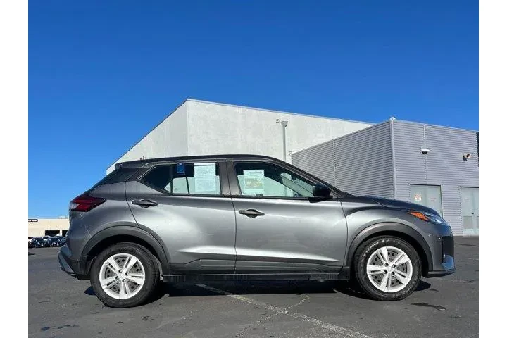 $12997 : Nissan Kicks 2023 S 4dr Cros image 8