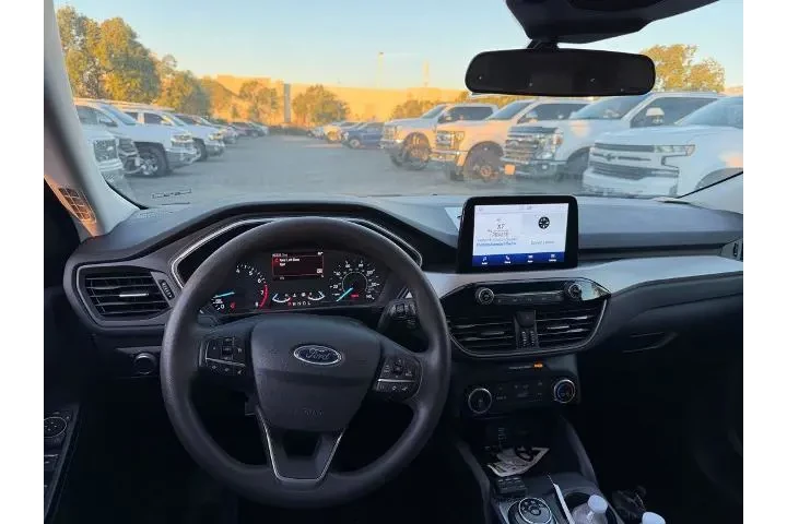 $17900 : Ford Escape 2022 SE 4dr SUV image 5