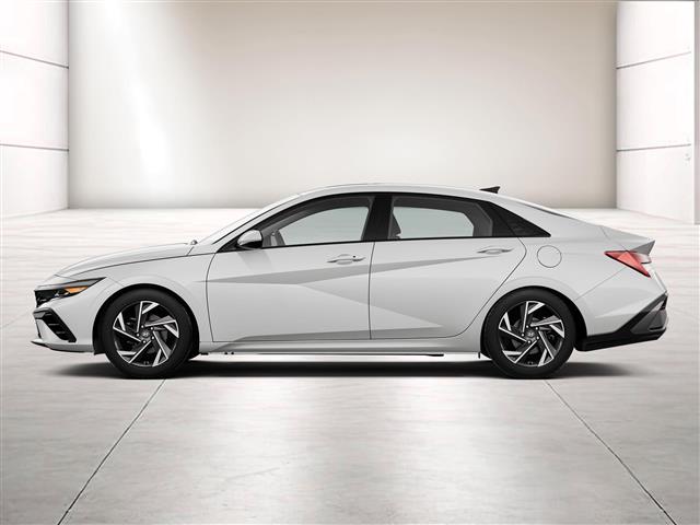 $27555 : New 2024 Hyundai ELANTRA SEL image 3