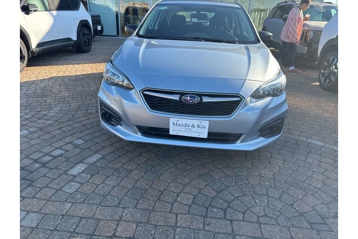 $13990 : 2019 Impreza 2.0i image 2