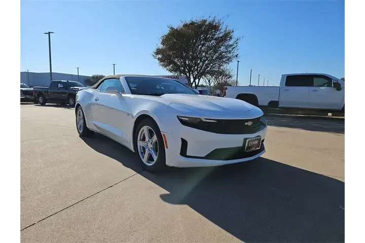 $24987 : Chevrolet Camaro 2023 LT 2dr image 1