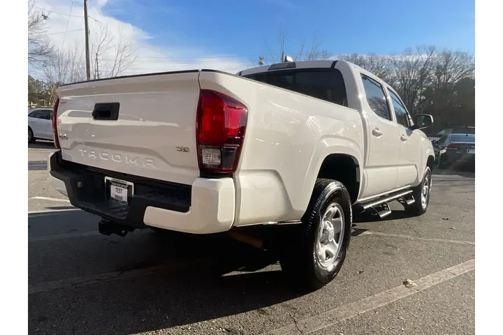 $17985 : Toyota Tacoma 2021 4x4 TRD S image 5