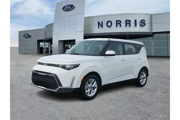 $17388 : Kia Soul 2024 LX 4dr Crossov image 2