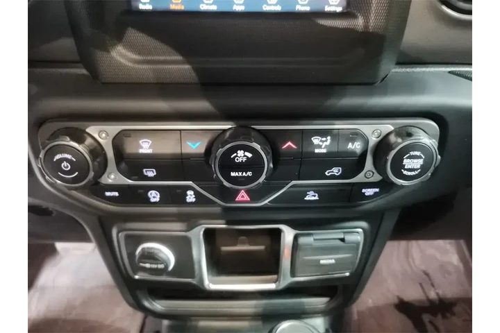 $34000 : Jeep Wrangler 2023 4x4 Sport image 9